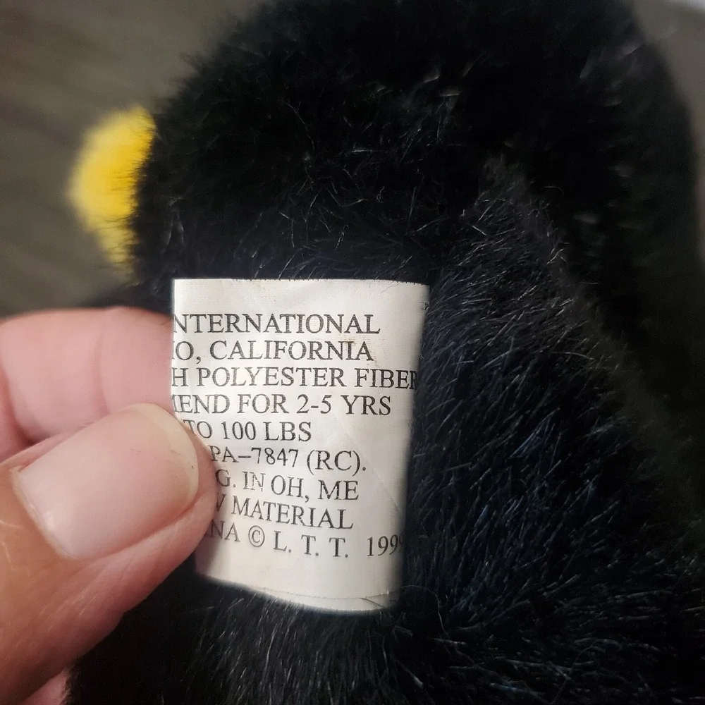 L.T.T. International FUZZY Bumble‎ Bee Plush Purse Yellow Pom Pom Zipper Pull